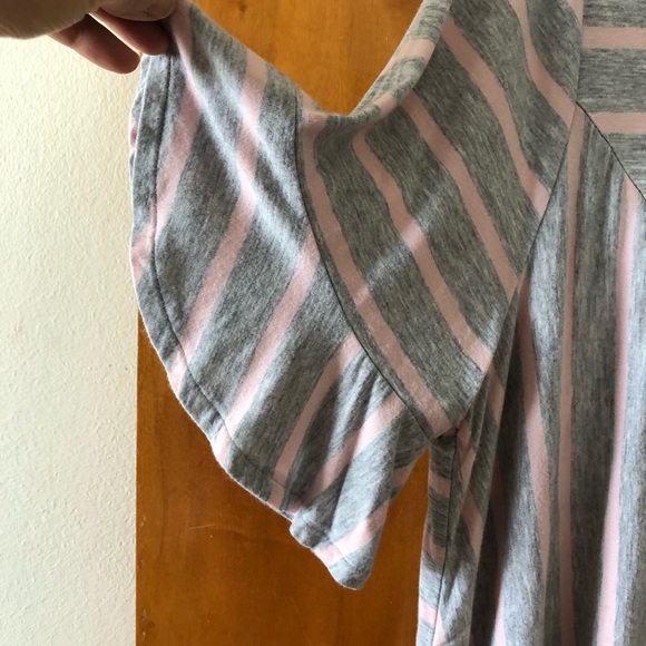 Livi Active Ruffled Bottom Shirt - Picture 3 of 4